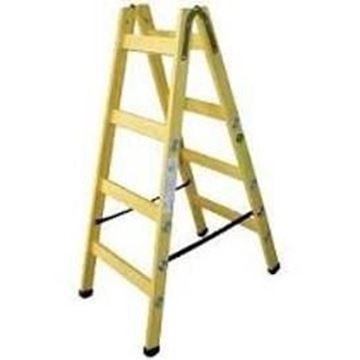 Picture of wooden ladder 4 steps